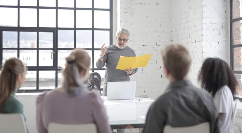 Tips On How To Explain Clearly And Effectively In English - LingualBox Blog